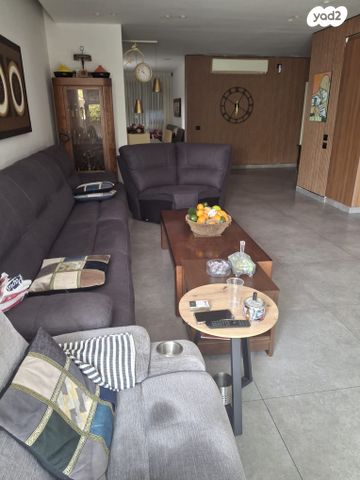 בית פרטי/ קוטג', יוסף ויתקין 1, נווה דוד, רמלה