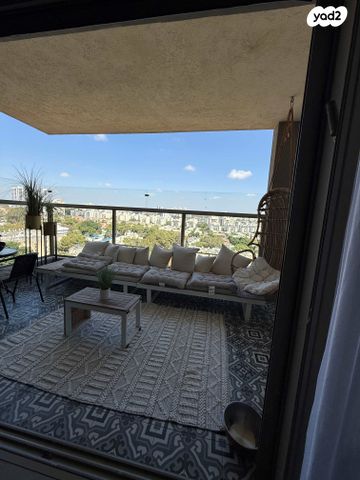 דירה, דרך בן גוריון 3, אבן גבירול, רחובות