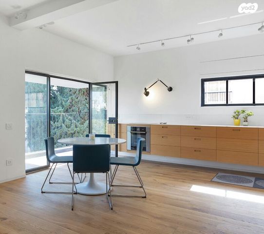 אבן גבירול 44