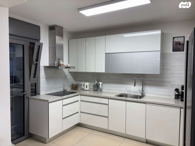 דרך כרמית 10