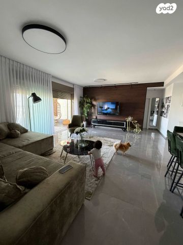 דירה, דרך בן גוריון 3, אבן גבירול, רחובות