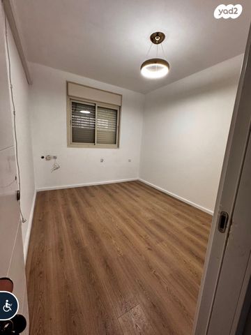 בית פרטי/ קוטג', בני אמדורסקי 5, קרית האמנים, מצליח, רמלה