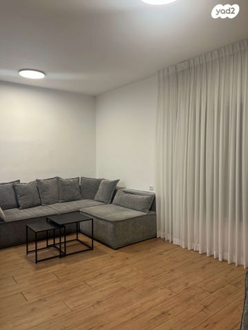 אבן גבירול 1