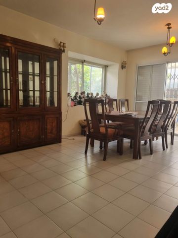 דירת גן, עפרוני 8, גני השרון, כפר סבא