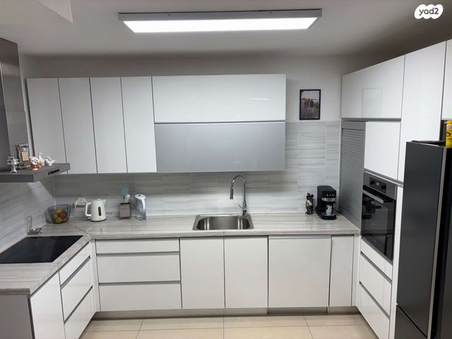 דירה, דרך כרמית 10, עין כרם, ירושלים