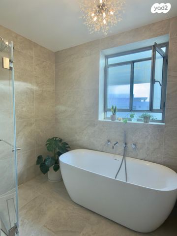 גג/ פנטהאוז, ספיר 2, צמרות המושבה, באר יעקב