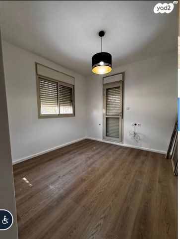 בית פרטי/ קוטג', בני אמדורסקי 5, קרית האמנים, מצליח, רמלה