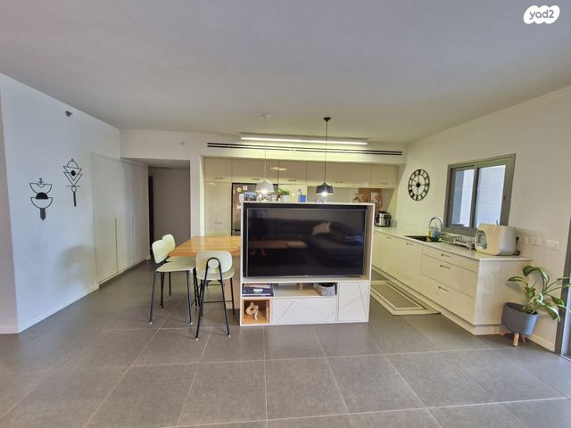 דירה, גולדה מאיר 4, מתחם 1200, הוד השרון