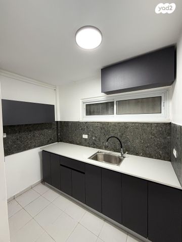 אבן גבירול 7