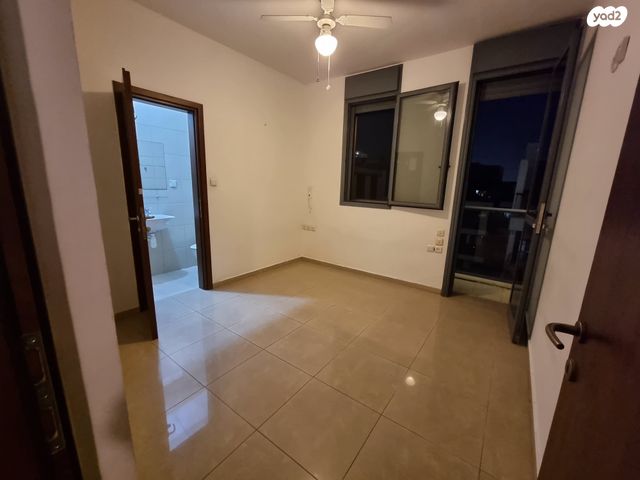 גג/ פנטהאוז, איסרליש 20, מונטיפיורי, הרכבת, תל אביב יפו