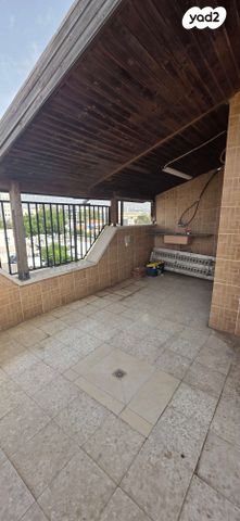 דירה, יחזקאל קזז 10, הראשונים, אור יהודה