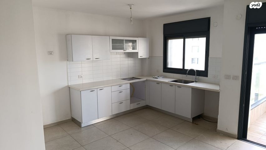 דירה, השיקמים 5, נוף ים - מע"ר, אור עקיבא