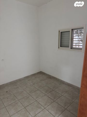 דירת גן, פבזנר 11, הדר מרכז, חיפה