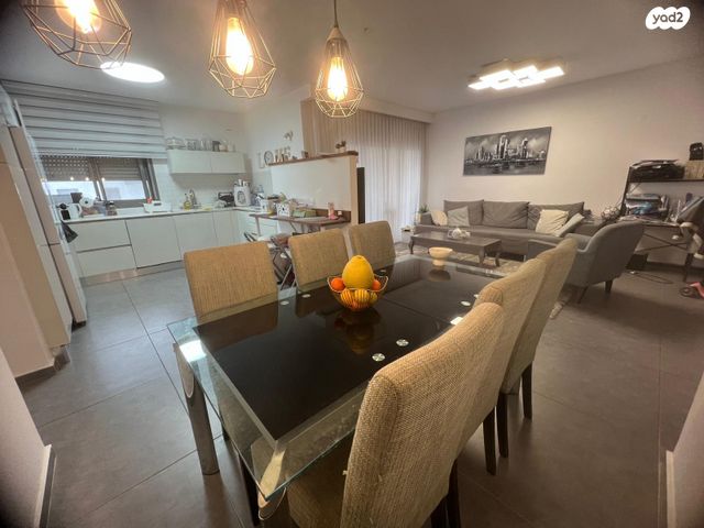 דירה, גפן 25, החורש, חריש