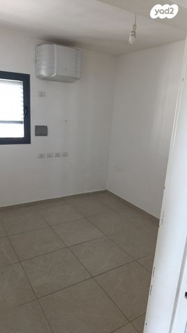 דירה, השיקמים 5, נוף ים - מע"ר, אור עקיבא