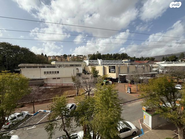 דירה, הגליל 11, המיסדים, כרמיאל