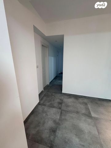 דירה, דרך זאב ז'בוטינסקי 41, תל גיבורים, בני ברק