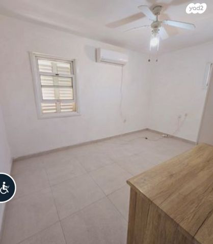 שדרות זלמן שניאור 42