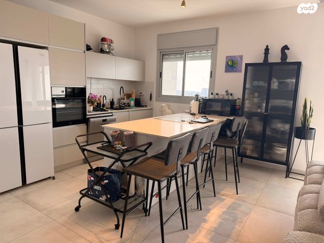 דירה, קרל פופר 9, קרית המדע, נתניה