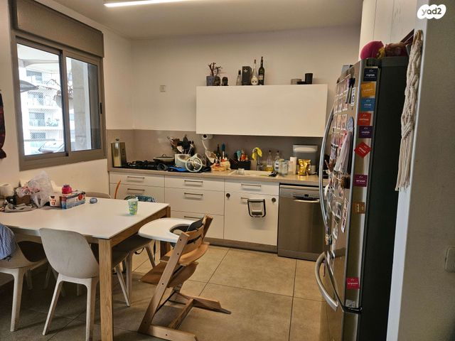 דירה, פרופסור ישעיהו ליבוביץ 24, עזרא, הארגזים, תל אביב יפו