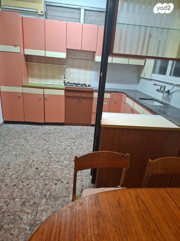 דירה, אוסישקין 32, מוצקין הותיקה, קרית מוצקין