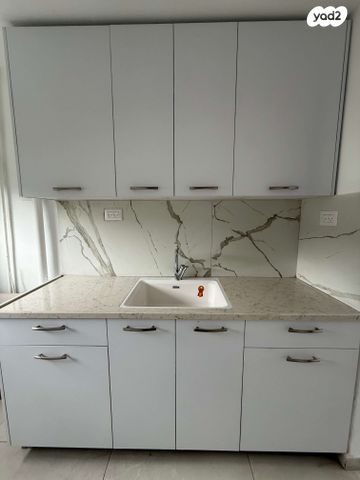 דירה, הגליל 11, המיסדים, כרמיאל