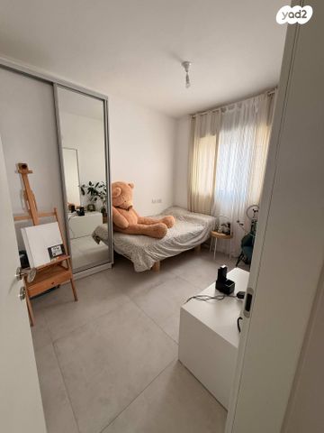 דירה, קרל פופר 9, קרית המדע, נתניה