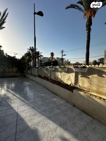 דירת גן, שדרות המגינים 24, מרכז העיר, קרית אתא