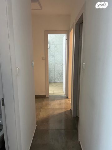 דירה, משה דיין 10, גני אלון, חדרה