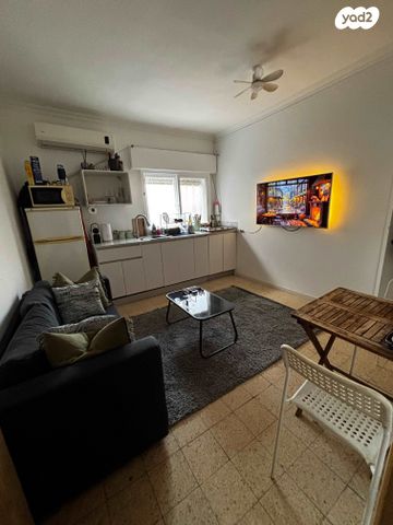 הרברט סמואל 82