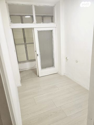 הרברט סמואל 33