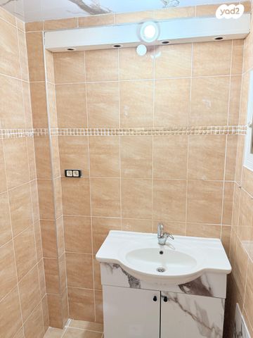 דירה, הרב עוזיאל 21, רמב"ם, חדרה