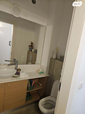 דירה, פרופסור ישעיהו ליבוביץ 24, עזרא, הארגזים, תל אביב יפו