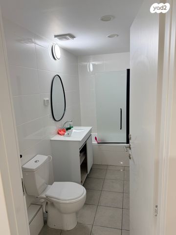 דירה, מפל התנור 17, שקמים ואגמים, אשקלון