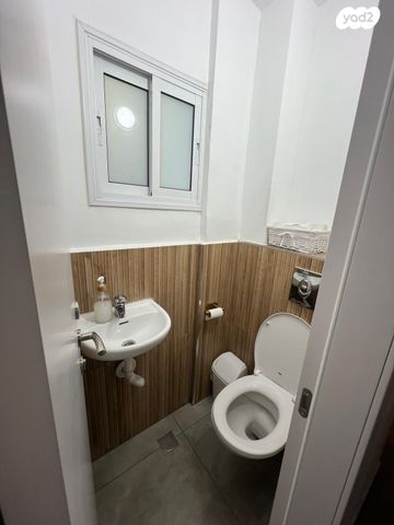 דירה, משה דיין 10, גני אלון, חדרה