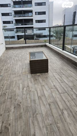 דירה, חיים נחמן ביאליק 16, גן יבנה מערב, גן יבנה