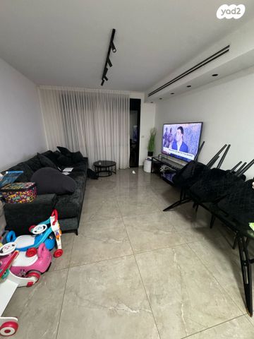 דירה, המלכים 10, קרית צאנז, נתניה