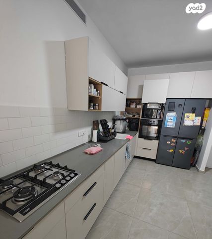 דירה, שפינוזה 25, אברמוביץ', ראשון לציון