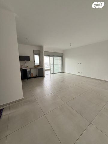 דירה, נחל צלמון 2, צור יצחק, צור יצחק