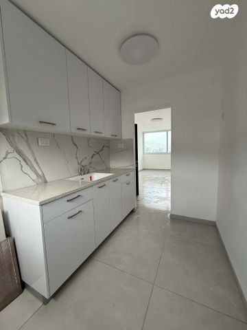 דירה, הגליל 11, המיסדים, כרמיאל