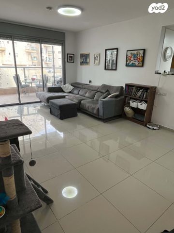 מנדל זינגר 23