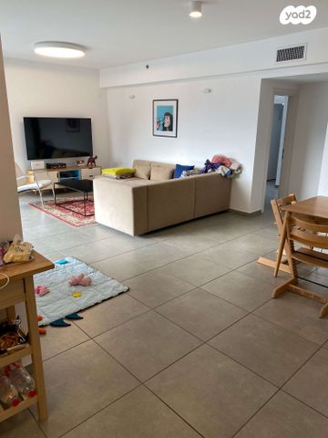 דירה, גולדה מאיר 6, מתחם 1200, הוד השרון