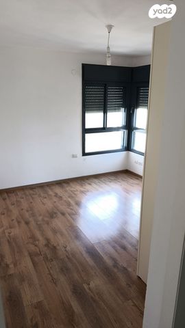 דירה, השיקמים 5, נוף ים - מע"ר, אור עקיבא