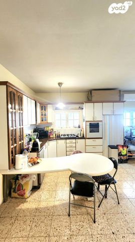 דירה, ברוך שפינוזה 37, ב' / צפון מערב העיר, רחובות