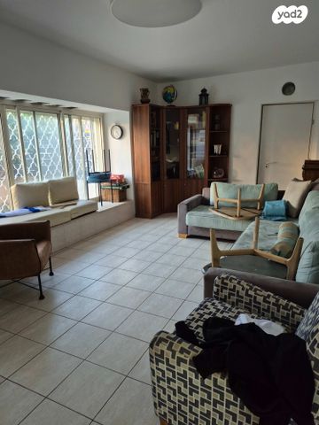 דירת גן, שדרות ורבורג 56, קרית שמואל, חיפה