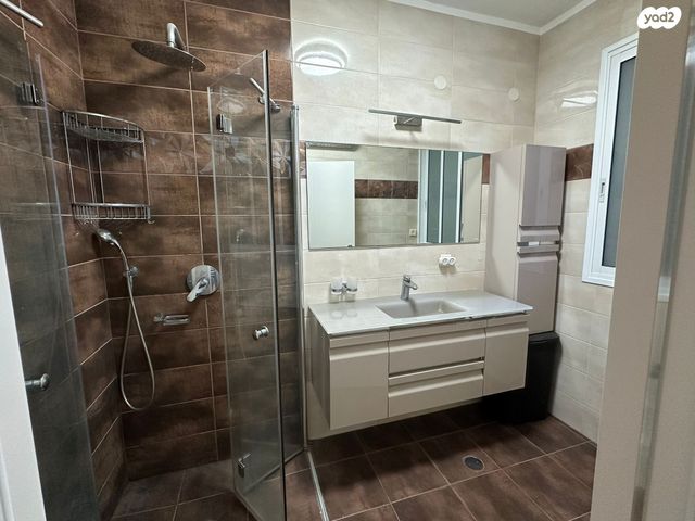 דירה, אלופי צה"ל 65, קרית שרת מערב, חולון