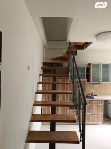 גג/ פנטהאוז, שער האריות 15, קרית שרת מזרח, חולון