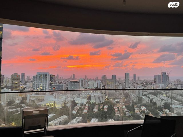 דירה, דרך מנחם בגין 158, מונטיפיורי, הרכבת, תל אביב יפו