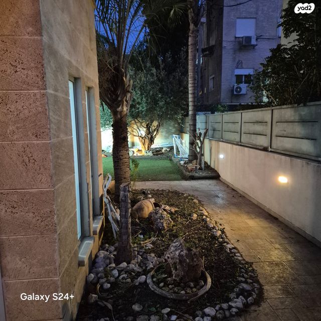 בית פרטי/ קוטג', שדרות אח"י אילת 1, קרית חיים מזרחית, חיפה