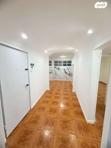 דירה, הרב עוזיאל 21, רמב"ם, חדרה